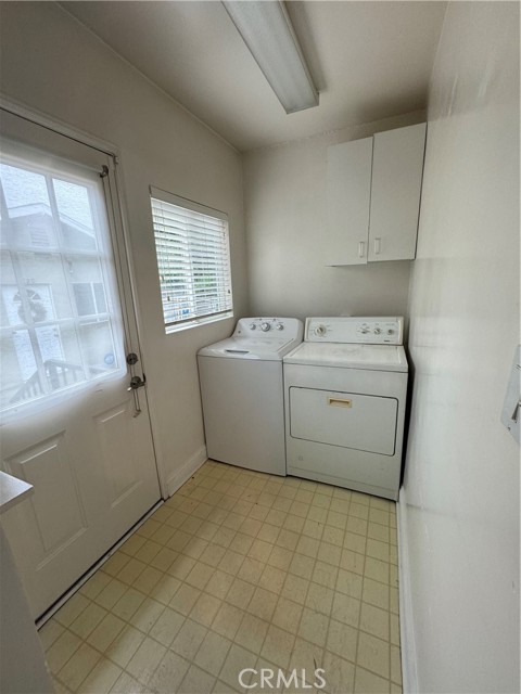 Detail Gallery Image 9 of 17 For 5722 Cedros Ave, Van Nuys,  CA 91411 - 3 Beds | 2 Baths