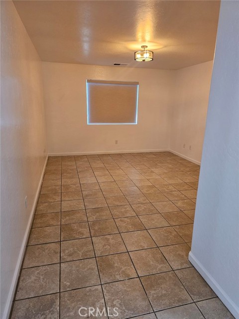 Detail Gallery Image 5 of 18 For 4823 W Rialto Ave, Visalia,  CA 93277 - 3 Beds | 2 Baths