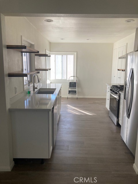 View into kitchen from livingroom