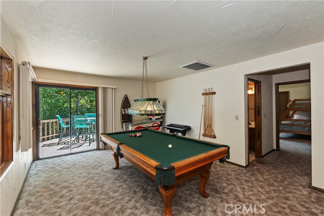 488 Lakeview Court, Big Bear Lake CA: https://media.crmls.org/medias/d097efed-5f50-4a42-a6ee-2a2248c4f1d9.jpg