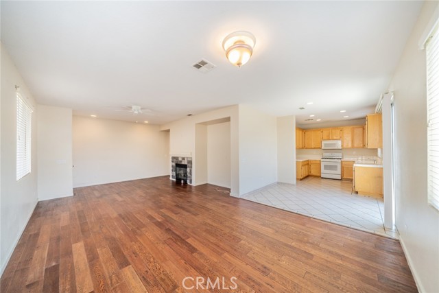 26108 Arabian Court, Moreno Valley CA: https://media.crmls.org/medias/d0985e02-7825-469b-ac87-74c3803663c2.jpg
