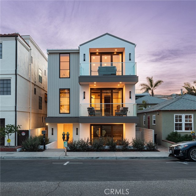 107 Manhattan Avenue, Hermosa Beach, California 90254, 5 Bedrooms Bedrooms, ,2 BathroomsBathrooms,Residential,For Sale,Manhattan,SB24201699