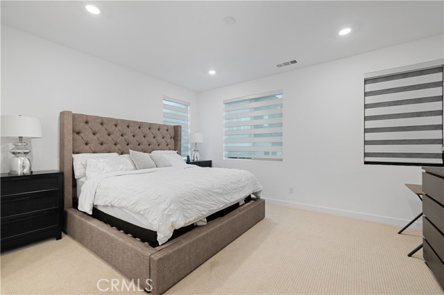 Detail Gallery Image 24 of 71 For 26799 Keystone Loop, Valencia,  CA 91381 - 3 Beds | 3 Baths