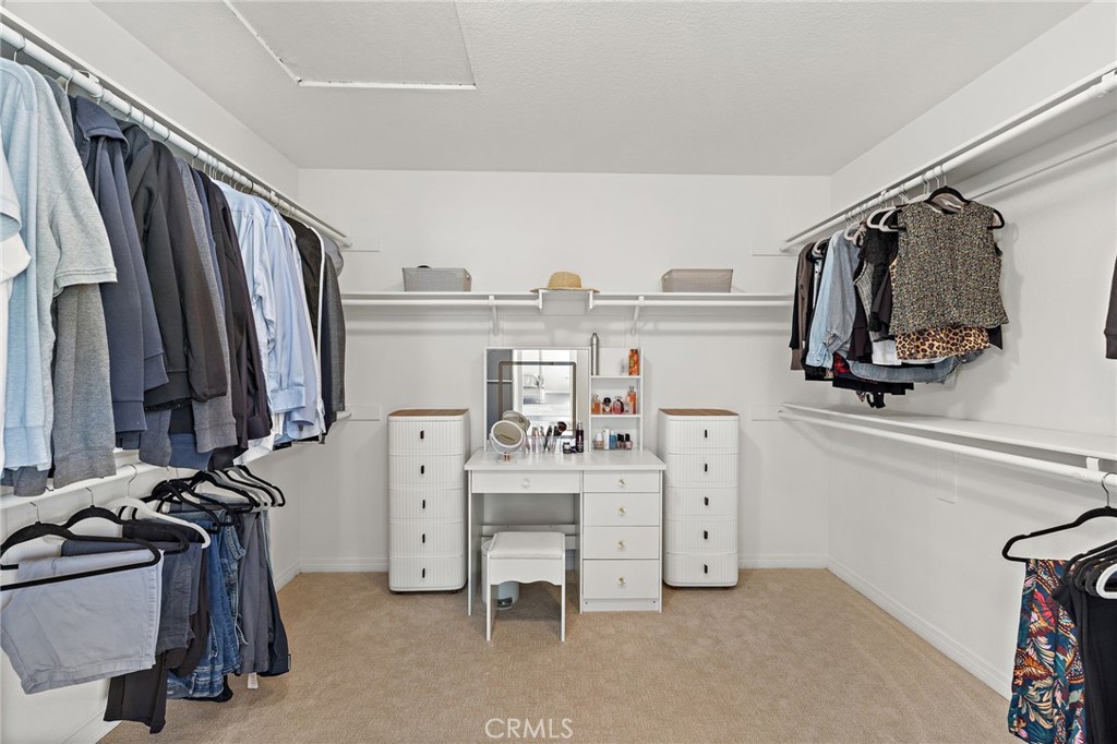 https://media.crmls.org/medias/d0995337-cf4d-40a8-9be8-267ac70166a9.jpg?preset=X-Large