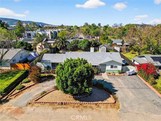 Detail Gallery Image 2 of 46 For 138 Terrace Ln, San Marcos,  CA 92069 - 4 Beds | 2 Baths