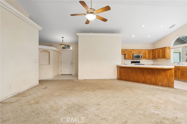 Detail Gallery Image 7 of 31 For 2500 W Perez, Visalia,  CA 93291 - 3 Beds | 2 Baths