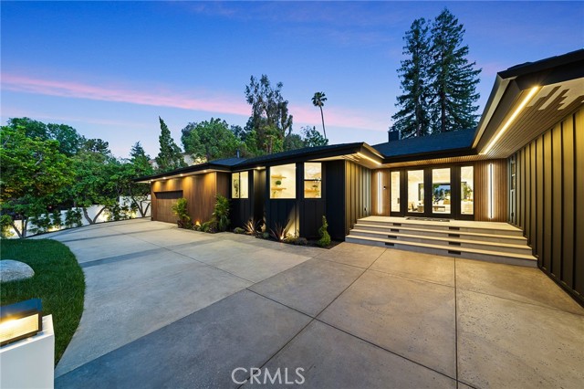 19750 Wells Drive, Woodland Hills CA: https://media.crmls.org/medias/d09aea61-530a-459b-90a9-f41ae8ab5f33.jpg
