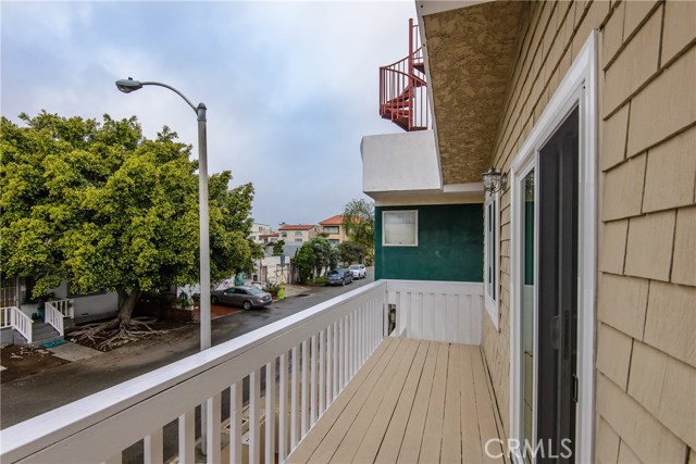 920 Loma Drive, Hermosa Beach, California 90254, 3 Bedrooms Bedrooms, ,2 BathroomsBathrooms,Residential,Sold,Loma,SB17005195