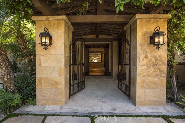 Detail Gallery Image 7 of 68 For 27409 Pacific Coast Hwy, Malibu,  CA 90265 - 4 Beds | 4 Baths