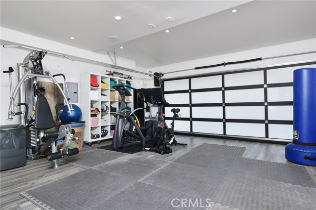 4751 Del Moreno Drive, Woodland Hills CA: https://media.crmls.org/medias/d09b9524-1d1d-429a-81f9-7a2d70ac61fb.jpg