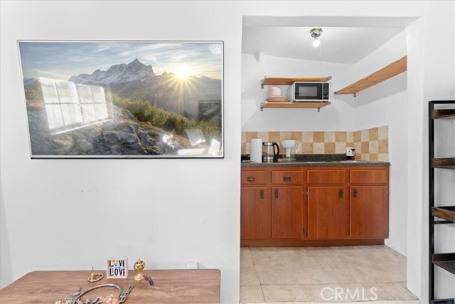 Detail Gallery Image 23 of 37 For 6902 Quakertown Ave, Winnetka,  CA 91306 - 5 Beds | 3 Baths