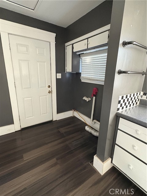 Detail Gallery Image 6 of 11 For 210 Oleander, Bakersfield,  CA 93304 - 3 Beds | 1 Baths