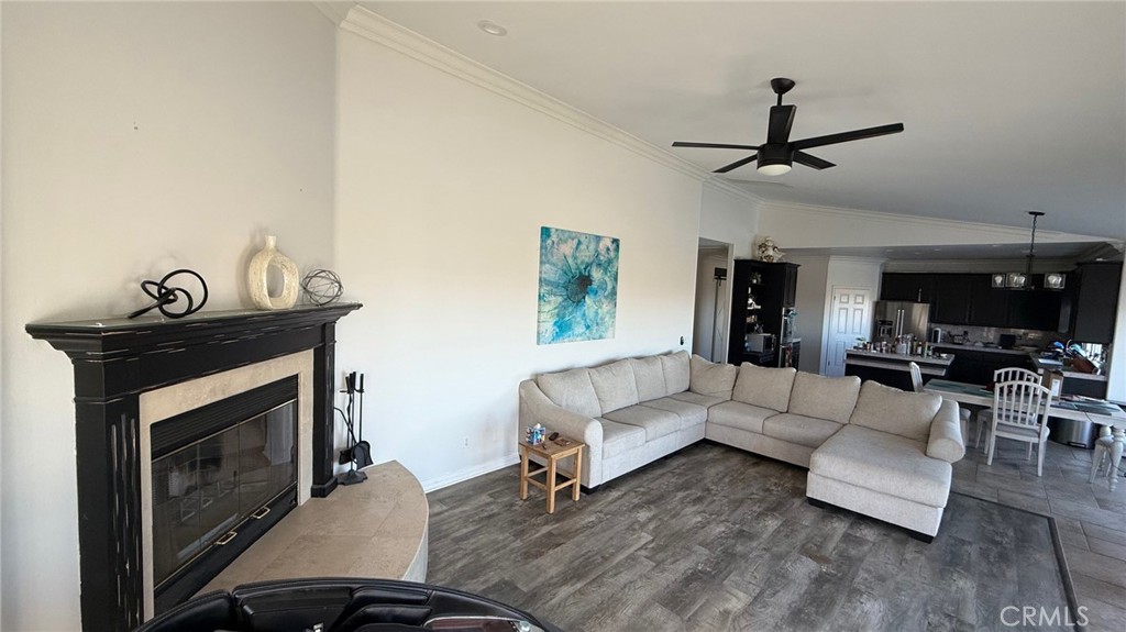 MLS #OC25148104 img 16