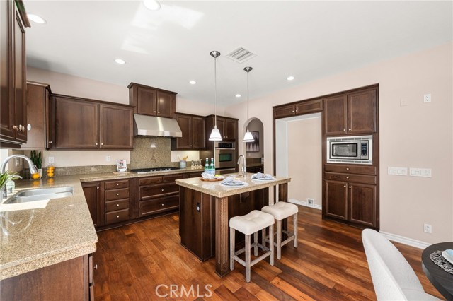 3906 Galway Bay Road, Yorba Linda CA: https://media.crmls.org/medias/d09d79e1-da26-416d-82f7-8146826ac1a8.jpg