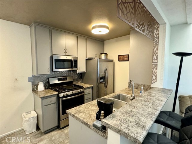 Detail Gallery Image 10 of 18 For 5500 Lindley Ave #207,  Encino,  CA 91316 - 1 Beds | 1 Baths