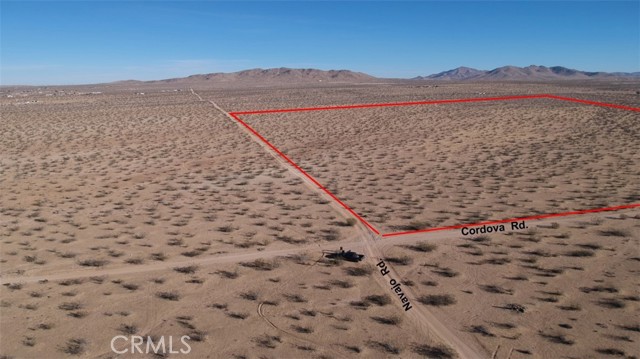 Detail Gallery Image 4 of 13 For 2 Navajo Rd, Apple Valley,  CA 92307 - – Beds | – Baths