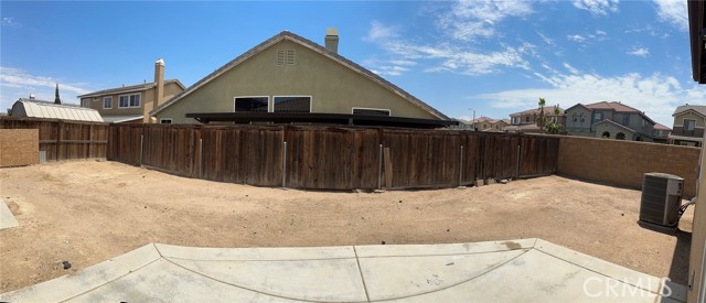 Detail Gallery Image 22 of 27 For 9019 Fremont Ct, Oak Hills,  CA 92344 - 3 Beds | 2 Baths