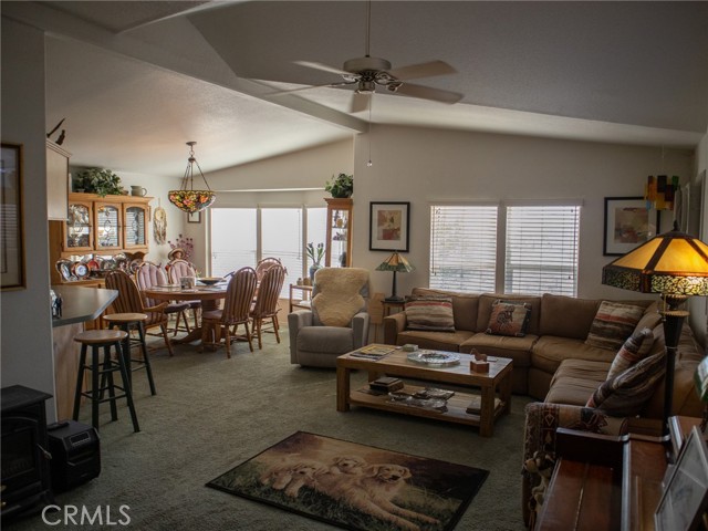 54850 Saratoga Road, Yucca Valley CA: https://media.crmls.org/medias/d09f3f93-c2c9-4795-9d3d-b137d0b233cf.jpg