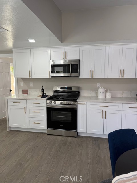 Detail Gallery Image 10 of 20 For 43012 Montemarte Ct, Lancaster,  CA 93536 - 4 Beds | 2 Baths