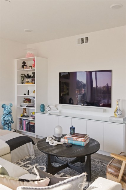 Detail Gallery Image 12 of 61 For 518 E Windsor #305,  Glendale,  CA 91205 - 2 Beds | 2 Baths