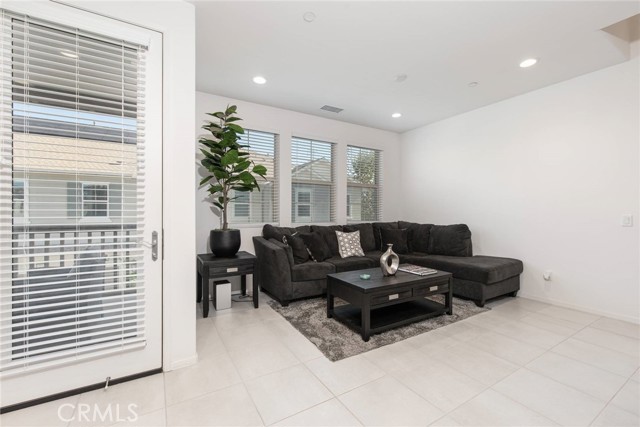 Detail Gallery Image 14 of 36 For 8474 Explorer, Chino,  CA 91708 - 2 Beds | 2/1 Baths