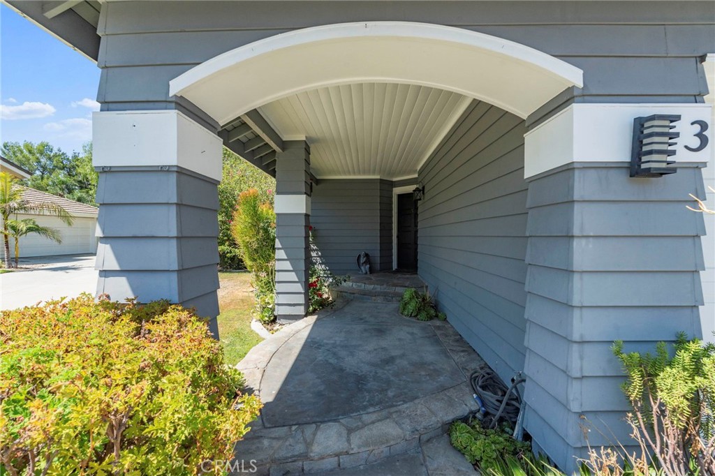 MLS #OC25192282 image #3