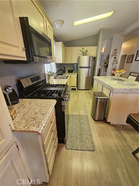 Detail Gallery Image 6 of 45 For 530 W Devonshire Ave #58,  Hemet,  CA 92543 - 2 Beds | 2 Baths