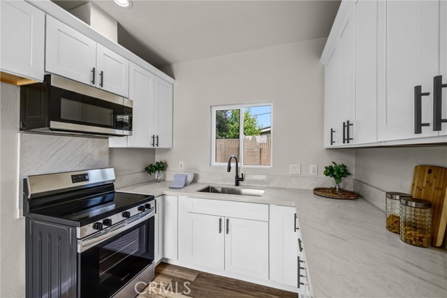 Image 22 of 39 For 14431 Harvest Ave