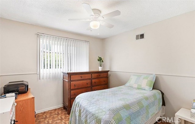 Detail Gallery Image 11 of 13 For 23733 Vanowen St, West Hills,  CA 91307 - 3 Beds | 2 Baths