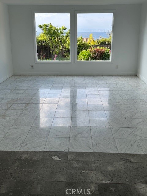 557 Via Almar, Palos Verdes Estates CA: https://media.crmls.org/medias/d0a119e3-47fa-4217-9d46-7c3b992c2cd4.jpg