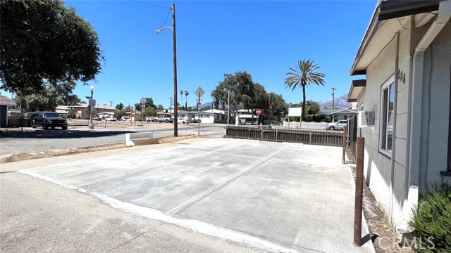 284 N Palm Avenue, Upland CA: https://media.crmls.org/medias/d0a1c847-feee-4acf-9fee-e45b7a429635.jpg