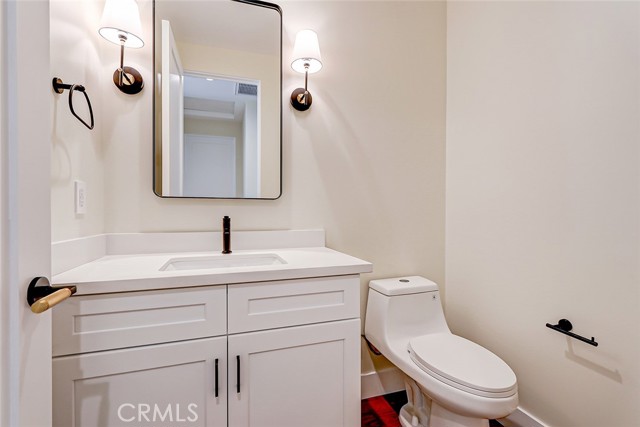 Detail Gallery Image 7 of 31 For 224 N Juanita Ave a,  Redondo Beach,  CA 90277 - 4 Beds | 4/1 Baths
