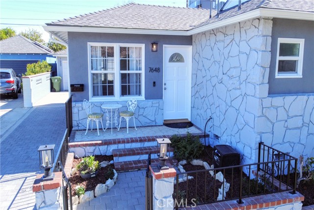 Detail Gallery Image 30 of 35 For 7648 Ostrom Ave, Lake Balboa,  CA 91406 - 4 Beds | 3 Baths