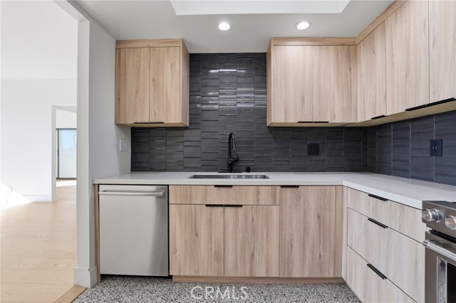 Detail Gallery Image 15 of 37 For 321 S San Vicente Bld #604,  Los Angeles,  CA 90048 - 2 Beds | 2 Baths