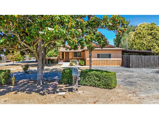 5400 Carrizo Road, Atascadero CA: https://media.crmls.org/medias/d0a32872-d738-4cb1-b023-64e56be6b996.jpg