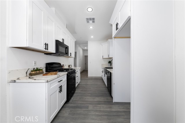 7972 Cortez Street, Highland CA: https://media.crmls.org/medias/d0a3af85-7b9a-4854-9a11-7b499d8c0059.jpg