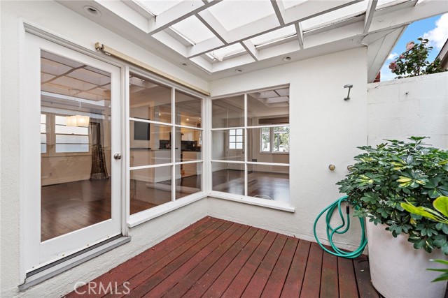 413 Dahlia Avenue, Corona del Mar CA: https://media.crmls.org/medias/d0a49807-aa49-46f9-add7-1c9b0c570274.jpg