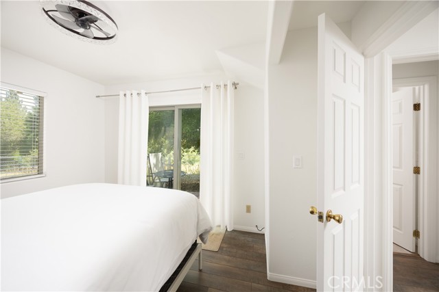 989 Cameron Drive, Big Bear Lake CA: https://media.crmls.org/medias/d0a4bdd5-52dc-4f2f-a9ee-0f3ca91cd3a2.jpg