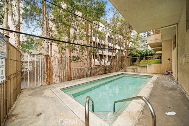 Detail Gallery Image 52 of 53 For 10475 Ashton Avenue Ave #301,  Los Angeles,  CA 90024 - 2 Beds | 3 Baths