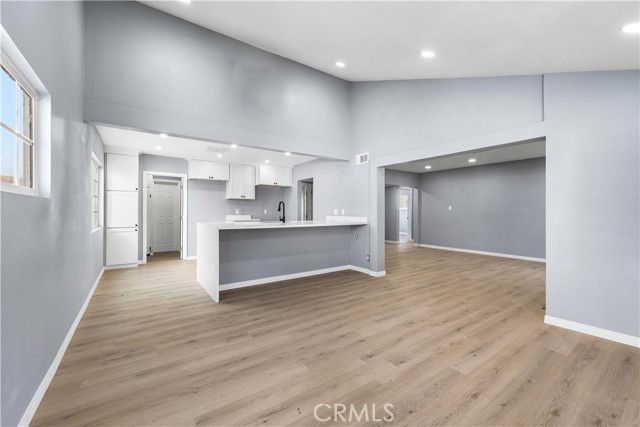 Detail Gallery Image 4 of 22 For 5651 Radford, Valley Village,  CA 91607 - 3 Beds | 2 Baths