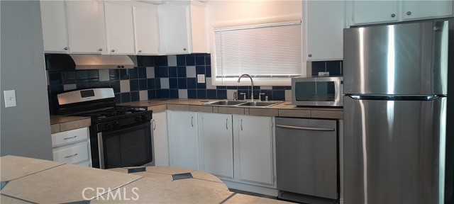 Detail Gallery Image 7 of 18 For 21801 69th, California City,  CA 93505 - 3 Beds | 2 Baths