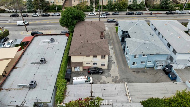 7224 Hazeltine Avenue, Van Nuys CA: https://media.crmls.org/medias/d0a72d30-c1a2-468b-b706-c6385885f0c7.jpg
