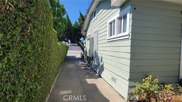 2415 E 7th Street, Long Beach CA: https://media.crmls.org/medias/d0a777b9-35ae-4fcc-a397-539be99ab0b1.jpg