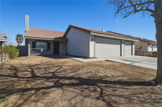 Detail Gallery Image 2 of 28 For 10736 Dove Ct, Adelanto,  CA 92301 - 3 Beds | 2 Baths