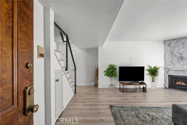 Detail Gallery Image 2 of 37 For 11274 Morrison St #2,  North Hollywood,  CA 91601 - 2 Beds | 2/1 Baths