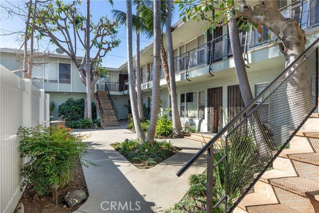 Detail Gallery Image 5 of 42 For 1404 E 1st St #5,  Long Beach,  CA 90802 - 2 Beds | 1 Baths