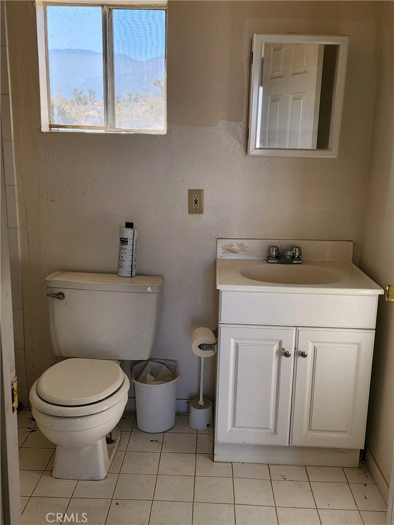 https://media.crmls.org/medias/d0a93f06-b8e6-4a87-8cb9-8626124da9de.jpg?preset=X-Large