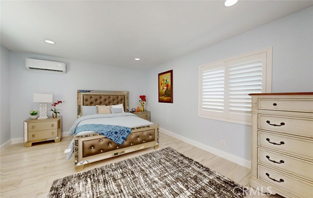 Detail Gallery Image 28 of 32 For 17891 Caledonia Cir, Huntington Beach,  CA 92647 - 5 Beds | 3/2 Baths