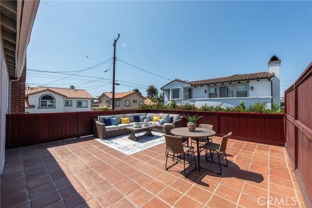 1406 Felton Ln, Redondo Beach, California 90278, 4 Bedrooms Bedrooms, ,Residential,Sold,Felton Ln,SB24152666