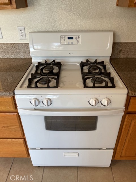16784 Sultana Street, Hesperia CA: https://media.crmls.org/medias/d0aa52d6-35e6-403b-850a-6cb83c547c30.jpg